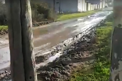 Cəlilabad: Səttərxan küçəsinin keçilməz yolları sakinləri narahat edir