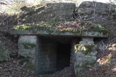 Cəlilabadda Sovet dövründə tikilmiş və raket zərbəsinə davamlı hərbi baza mövuddur