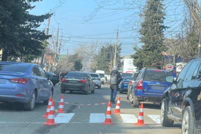 Lənkəranda görünməyən piyada zolağı rənqlənir