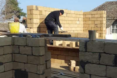 Masallıda xeyriyyəçilər 2-ci qrup əlil üçün ev tikirlə