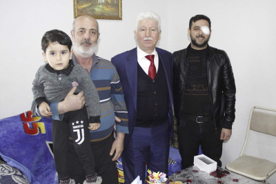 Cəlilabadın icra başçısı qaziyə telefon hədiyyə edib