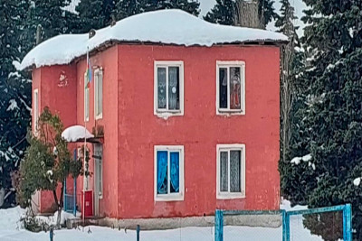 Lənkəranda təhsil ocağının damı uçub