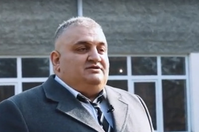 Vaxtilə məzun olduğu məktəbi təmir etdirən xeyriyyəçi Emin Bağırovu tanıyaq