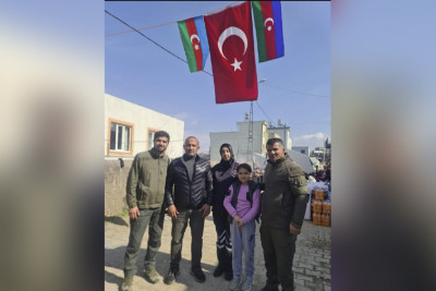 Qazi igidimiz Kamil Duniyev Türkiyədə zərərçəkənlərin qayğısına qalır