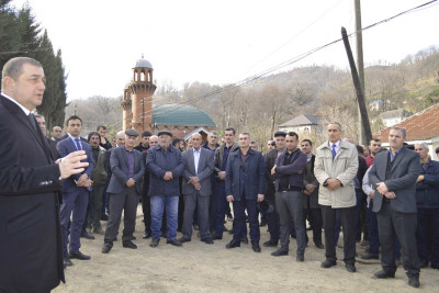 Qəzənfər Ağayev Sığaloni kəndində əhali ilə səyyar görüş keçirib