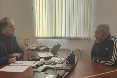 Astaralı deputat seçicilərini qəbul edib