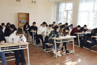 Şagirdlər fənn olimpiadalarının yarımfinal turunda iştirak ediblər