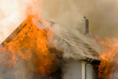 Cəlilabadda yanğın: təndirxana və ev yanıb