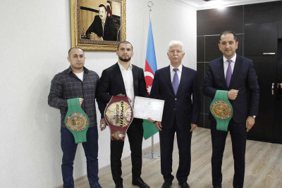 Dünya çempionu icra başçısı ilə görüşüb