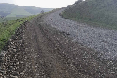 Cəlilabadda iki kəndi birləşdirən yol təmir olunub