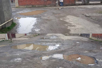 Lənkəranda məktəbin qarşısındakı yol nə zaman təmir olunacaq?