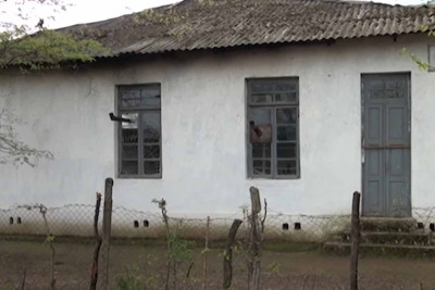 Lənkəranda uçulmaq üzrə olan daha bir məktəb binası