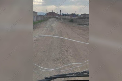 Sovet dövründən asfalt üzü görməyən kənd yolu