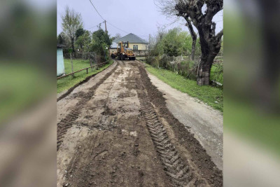 Astara rayonunun Şahağac kəndində yollar təmir olunub