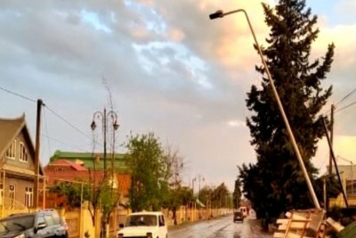 Güclü külək Cəlilabad və Masallı rayonlarının təhsil müəssisələrinə ziyan vurub