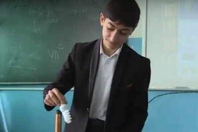 Lənkəranlı şagirdlər məşhur fiziklərin kəşf etdiyi qurğuların kiçik formasını hazırlayırlar