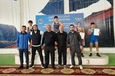 Lənkəranlı güləşçilər Bakıdan medallarla dönüblər