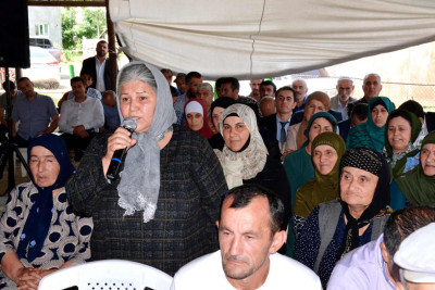 Araz Əhmədov Ninəlov kəndində sakinlərlə görüş keçirib
