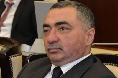 “Elə ki 3 daş qoyulur, bir də görürsən, tökülüşdülər, hərə bir qara qovluqla gəlir, deyir ki, bunun sənədini göstər” - deputatdan irad