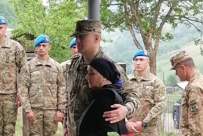 Vətən müharibəsi Qəhrəmanı Hikmət Mirzəyev Astarada Pəncəli Teymurovun anası ilə görüşüb