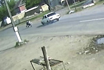 Lənkəranda qəza: avtomobil iki məktəblini vurub