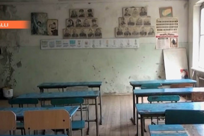 45 il öncə tikilən Mahmudavar kənd orta məktəbinin binasının əsaslı təmirə ehtiyacı var
