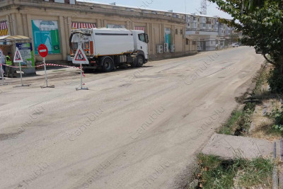 Hənifə Abdullayev küçəsinin yolu təmir olunur