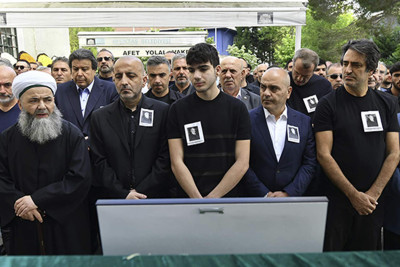 Mübariz Mənsimov atası ilə vidalaşıb