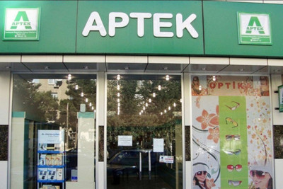 Astarada vəzifəli şəxs aptekə basqın edib