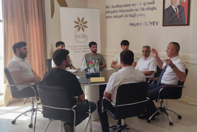 Cəlilabad rayonunda gənc sahibkar və fermerlərlə dəyirmi masa keçirilib