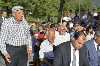 Taleh Qaraşov Biləsər kəndində səyyar qəbul-görüş keçirib