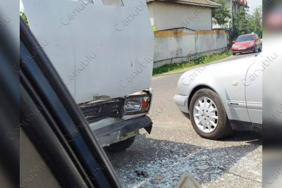 Lənkəranda “VAZ” “Kia”ya çarpılıb