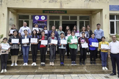 Astara məktəbində yuxarı sinif qızları üçün seminarlar keçirilib
