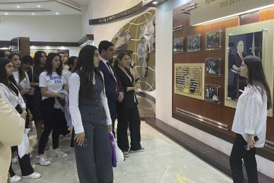 Gənc partiya fəalları Lənkəran şəhər Heydər Əliyev Mərkəzini ziyarət ediblər