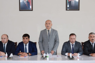 Araz Əhmədov vətəndaşlarla Həsənlidə səyyar görüş-qəbul keçirib