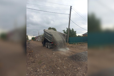 Göytəpə şəhərinin Mehdi Hüseyn küçəsinə çınqıl tökülüb