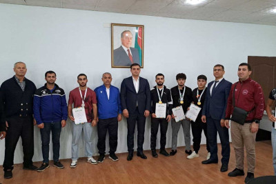 Ölkə birinciliyində yüksək yer tutmuş idmançılarla görüş keçirilib