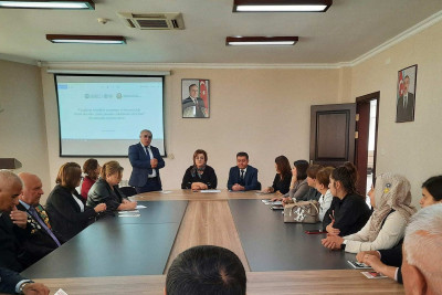 Astarada dəyirmi masa baş tutub