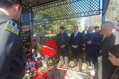 Taleh Qaraşov şəhidlərimizin məzarlarına baş çəkib