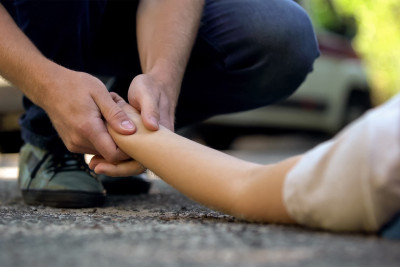 Lənkəranda 12 yaşlı məktəblinin ölümü ilə nəticələnən qəzanın görüntüləri