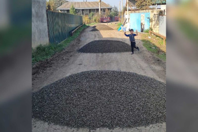 Masallının Ləngan kəndində yollar təmir olunur