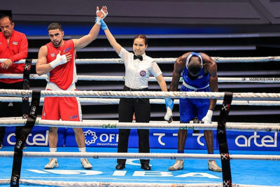 Lənkəranlı boksçu Avropa çempionatının yarımfinalındadır