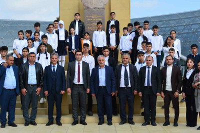 Lənkərandan olan məktəblilər Zəfər Günü münasibətilə Bakını ziyarət ediblər