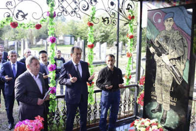 Taleh Qaraşov Lənkərandan olan Vətən müharibəsi şəhidinin məzarını ziyarət edib