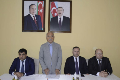 Araz Əhmədov Banbaşı ərazisinin sakinləri ilə görüşüb