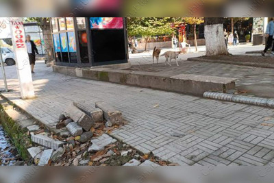 Lənkəranın mərkəzində dağıdılmış bordürlər bərpa olunmur