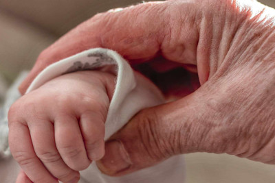 Lənkəranda 60 yaşında ana olan qadının yoldaşı hisslərini belə ifadə edib