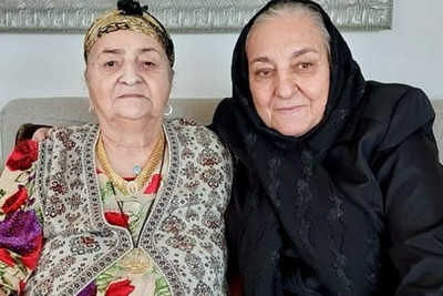Şəhid general Polad Həşimovun anası Mübariz Mənsimovun qonağı olub