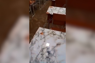 Əriyən qar Lənkəranda şəhər məktəbinin otaqlarına sızır