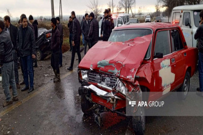 Lənkəranda qəza: avtomobil aşıb